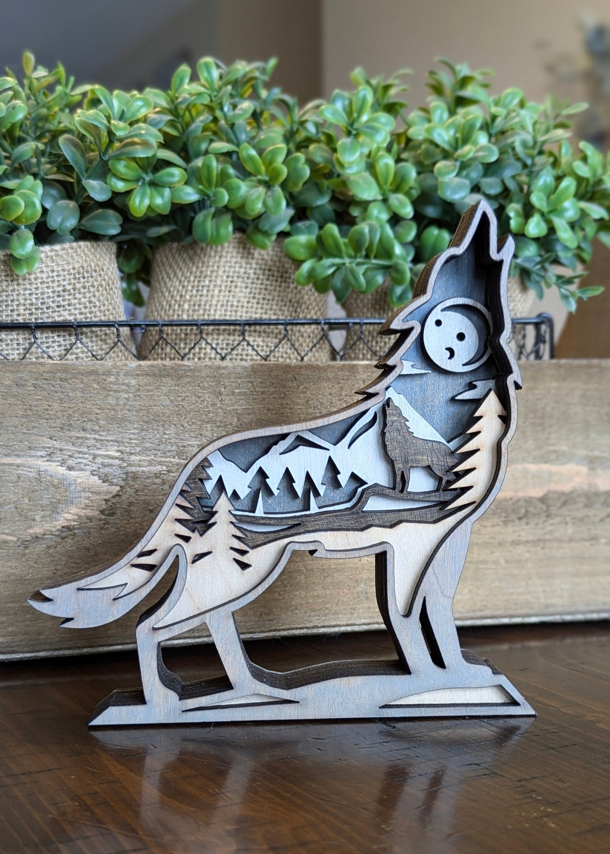 3D Layered Howling Wolf Standing on Rock Workshop Project