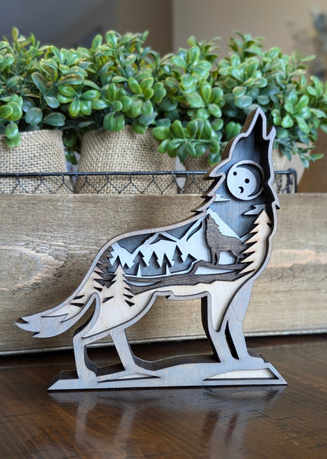 3D Layered Howling Wolf Standing on Rock Workshop Project